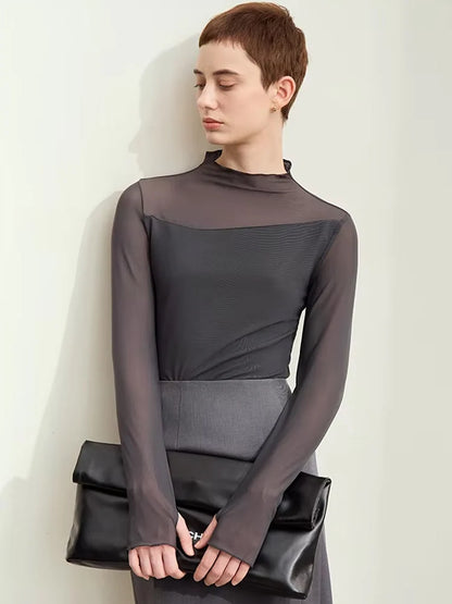 Damen Mesh-T-Shirt im minimalistischen Design mit halbhohem Ausschnitt