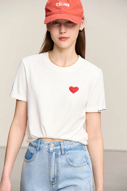 Damen T-Shirt im minimalistischen Stil mit bestickten Liebesperlen für den Sommer