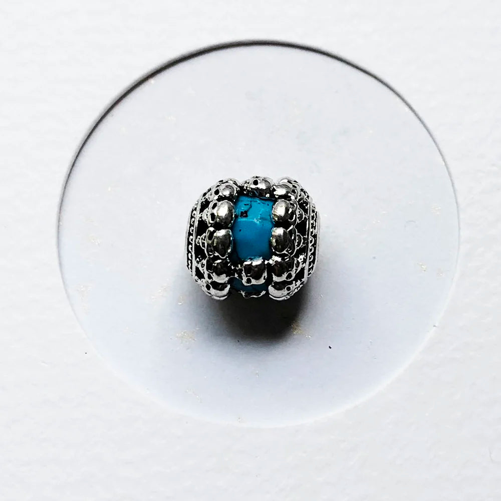 Damen-Charm-Anhänger Totenkopf Perlen blauer Stein Karma Vintage aus Sterlingsilber