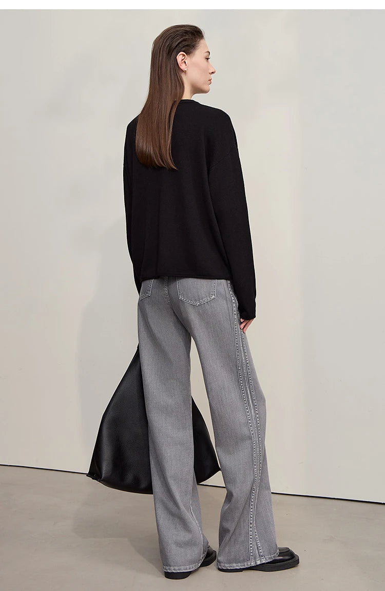 AMI Damen-Pullover schwarz mit Rundhalsausschnitt, lange Ärmel, lockerer Schnitt, Rückseitenansicht
