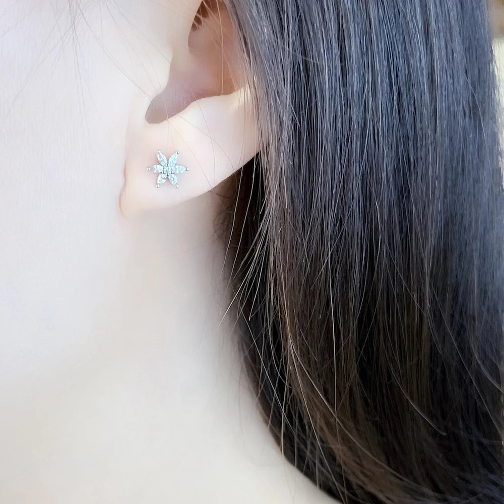 Damen-Ohrstecker Blume Sommer trendstark aus Sterlingsilber