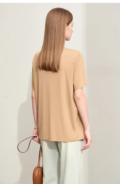 Damen T-Shirt mit minimalistischer Stickerei im lässigen Stil für den Sommer