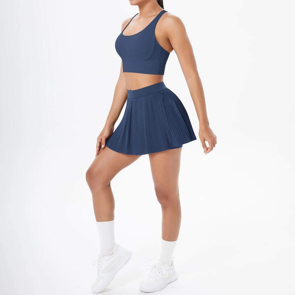 Sportset mit Träger-Top und plissiertem Minirock, navyblau
