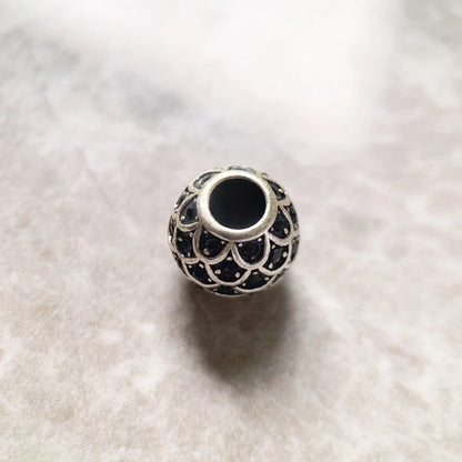 Damen-Charm-Anhänger schwarzer Fisch Perlen Karma Vintage aus Sterlingsilber