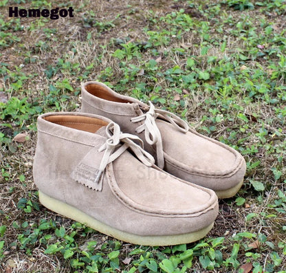 Beige Herren-High-Top-Sneakerboots aus Veloursleder mit Schnürsenkeln