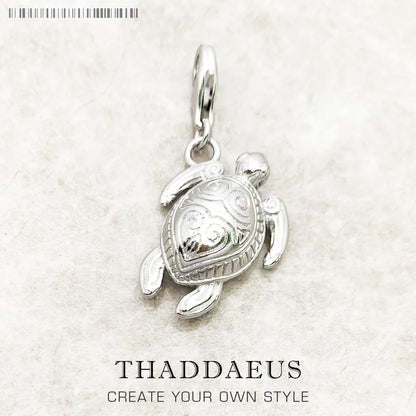 Schildkröten-Charm-Anhänger aus 925er Sterlingsilber, Vorderansicht mit Aufhängering