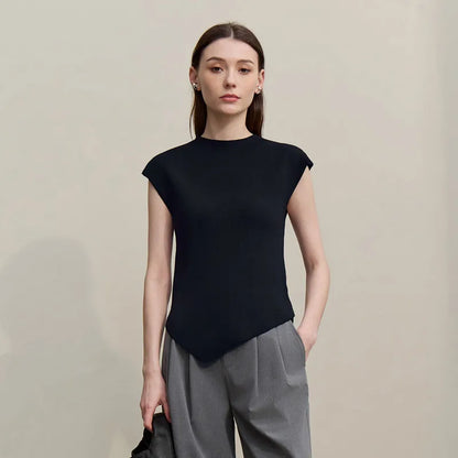 Schwarzes Damen-Stricktop mit kurzem Ärmel und schrägem asymmetrischem Saum