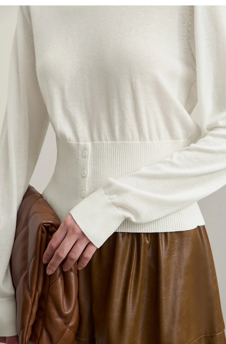 Damenpullover, weißer Feinstrick mit gerippter Bündchenkante an Manschetten und Saum