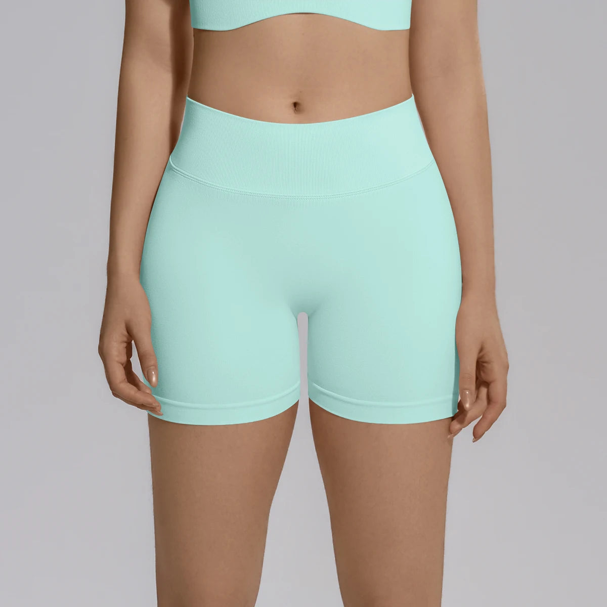 Nahtlose Yogashorts für Damen in Mintgrün, kurzer Schnitt, elastischer Bund