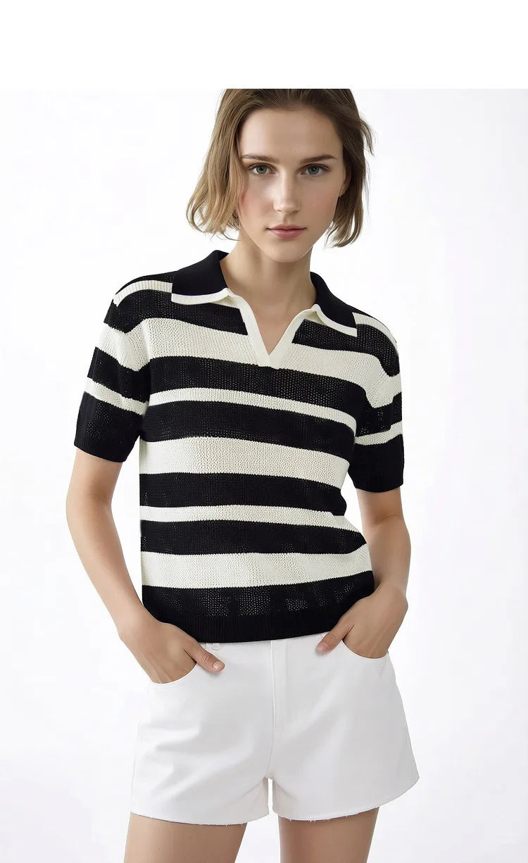 Gestreifter Damen-Strickpullover mit Polokragen, kurzarm, schwarz-weiß