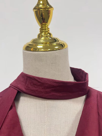 Elegante Damenbluse mit Rundhalsausschnitt und langen Ärmeln – lockerer Schnitt mit Patchwork-Design und Faltendetails