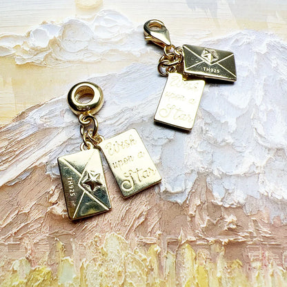 Damen-Charm-Anhänger Liebesbrief-Umschlag vergoldet II aus Sterlingsilber