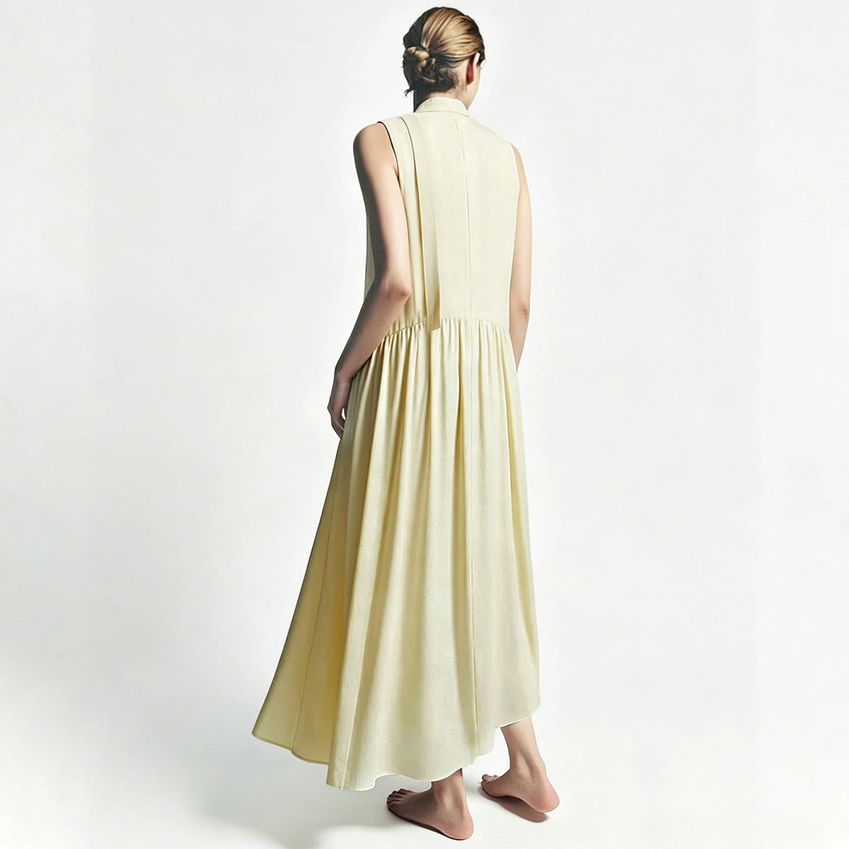 Damen-Sommerkleid in Vanille, Rückansicht, ärmellos, gerade Passe und geraffter Rock