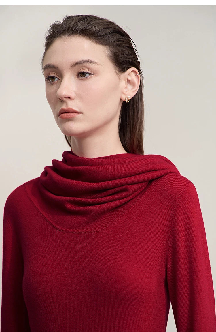 AMII Damenpullover Weinrot mit drapiertem Cowl-Kragen, Detailansicht