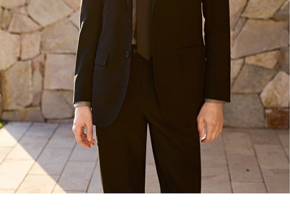 Schlanker Herren-Blazer im klassischen europäischen Stil mit hellbraunem Karomuster – ideal für Hochzeiten und formelle Anlässe