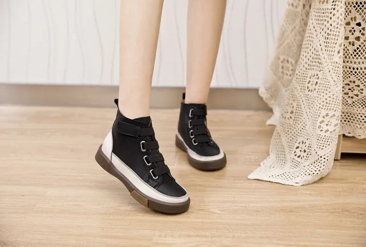 Damen-Ankle-Boots aus Leder, schwarz, mit Schnürung, weißem Seitenstreifen