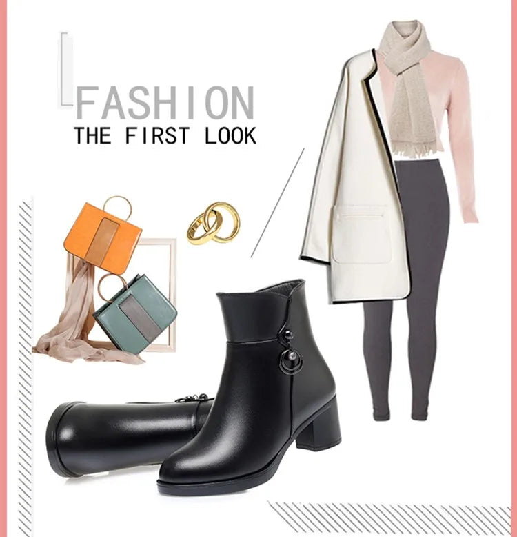 Schwarze Damen-Winterstiefelette aus Leder mit Blockabsatz und Metallzierknopf