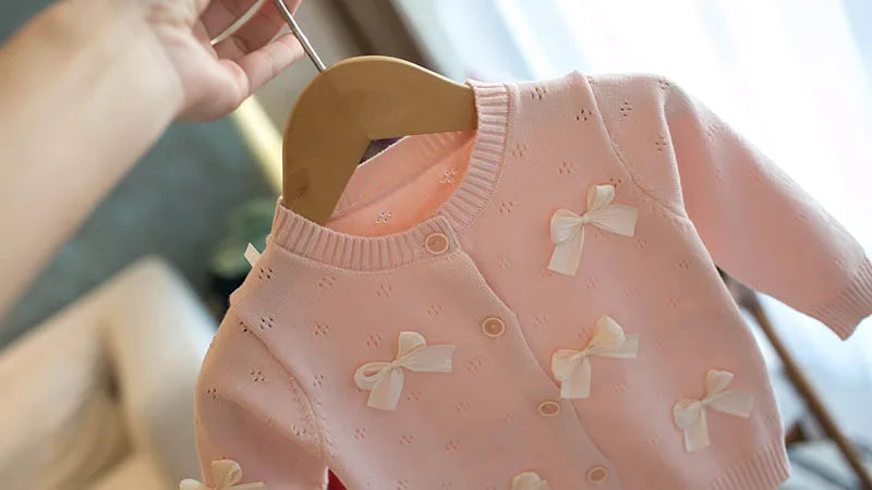 Mädchen Strickjacke im Farbblock mit niedlichem Bogen für Kinder 0-4 Jahre
