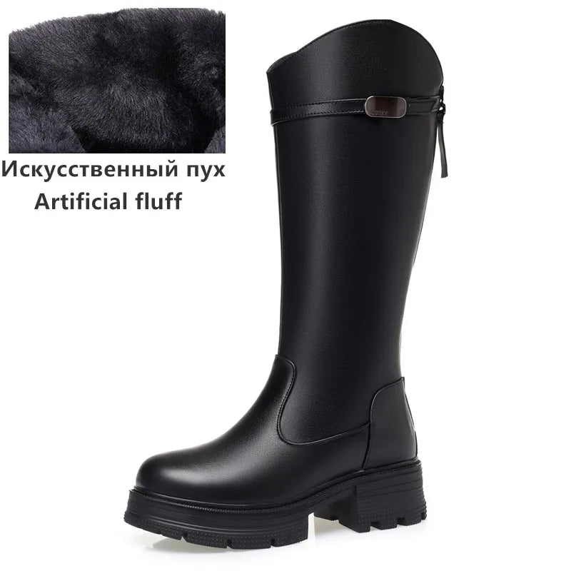 Schwarzer Damen-Snowboot mit starkem Profil, Schnallenriemen und weißem Kunstfell