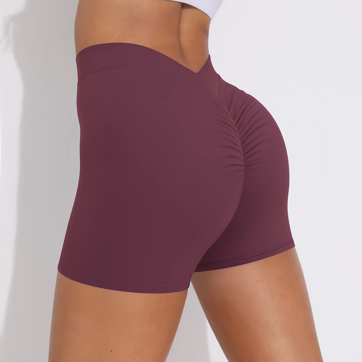 Nahtlose Yoga-Shorts mit hohem Bund, dunkelweinrot, körpernah geschnitten, hinten