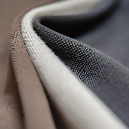 Herren Freizeitshorts aus atmungsaktivem Material mit gesticktem Blitzdesign