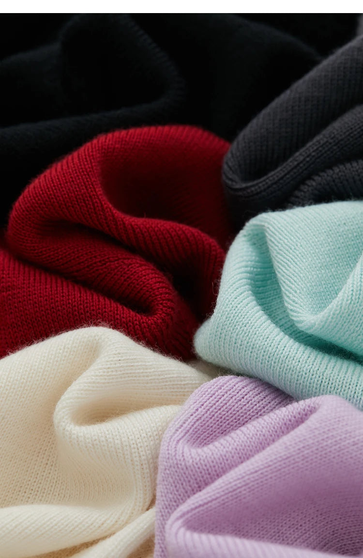 Strickstoffballen in Rot, Schwarz, Hellgrün und Flieder, einfarbig, für Pullover geeignet