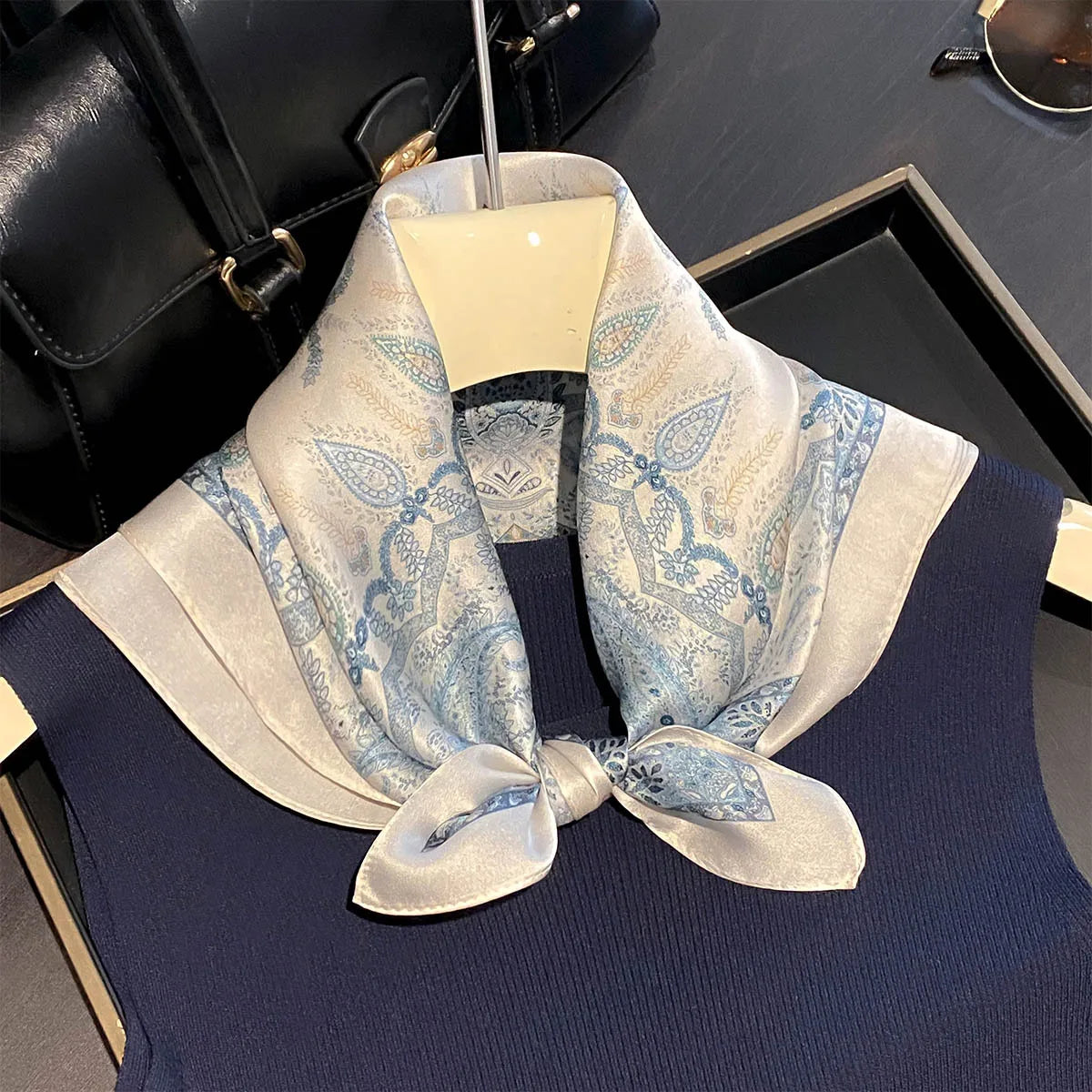 Damen Seidensatin Schal quadratisch Blumenprint Kopftuch Bandana Hijab Neu