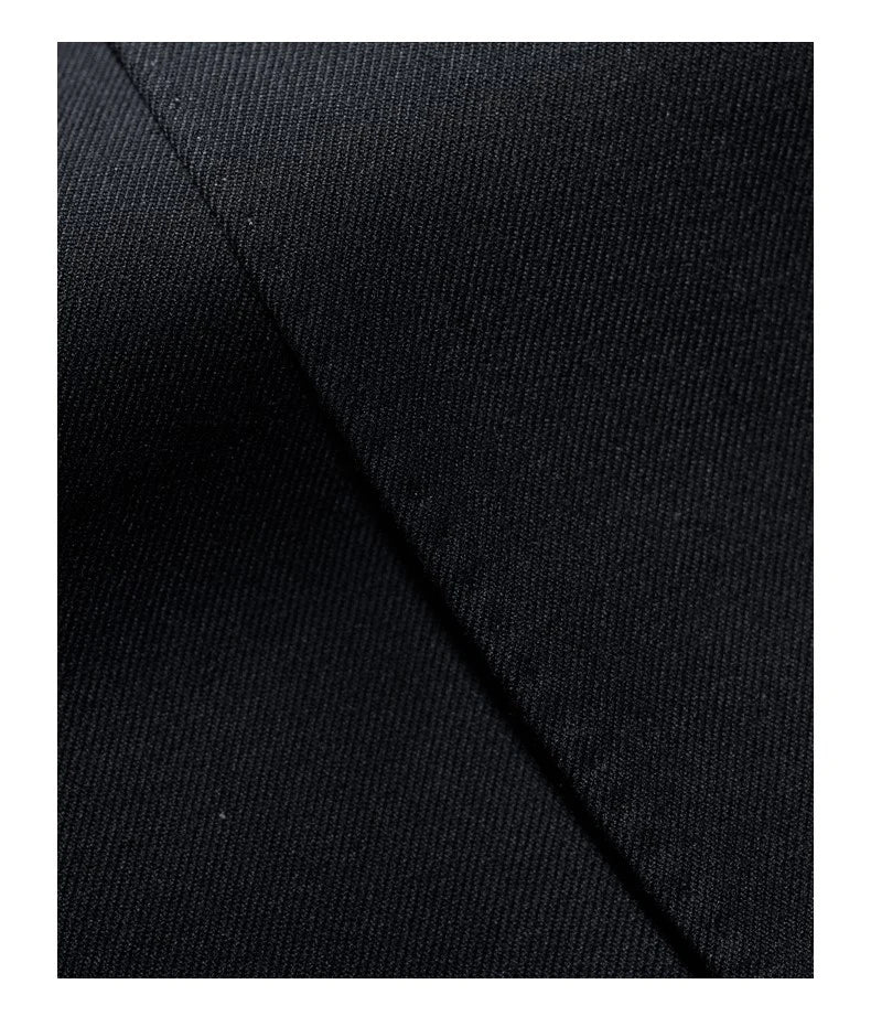 Eleganter Herrenanzug aus italienischer Wolle in Grau – Einreiher mit modischem Slim-Fit-Schnitt für Business und Hochzeit